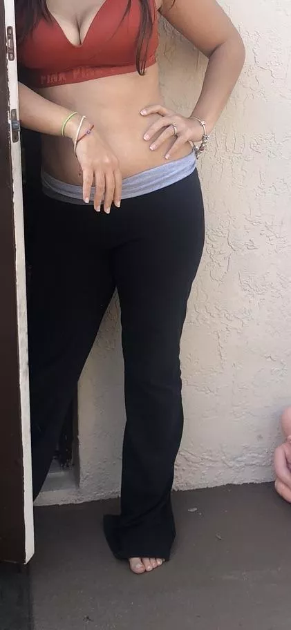 Would you fuck my 27 yr wife dm me posted by Careful_Fly_3750