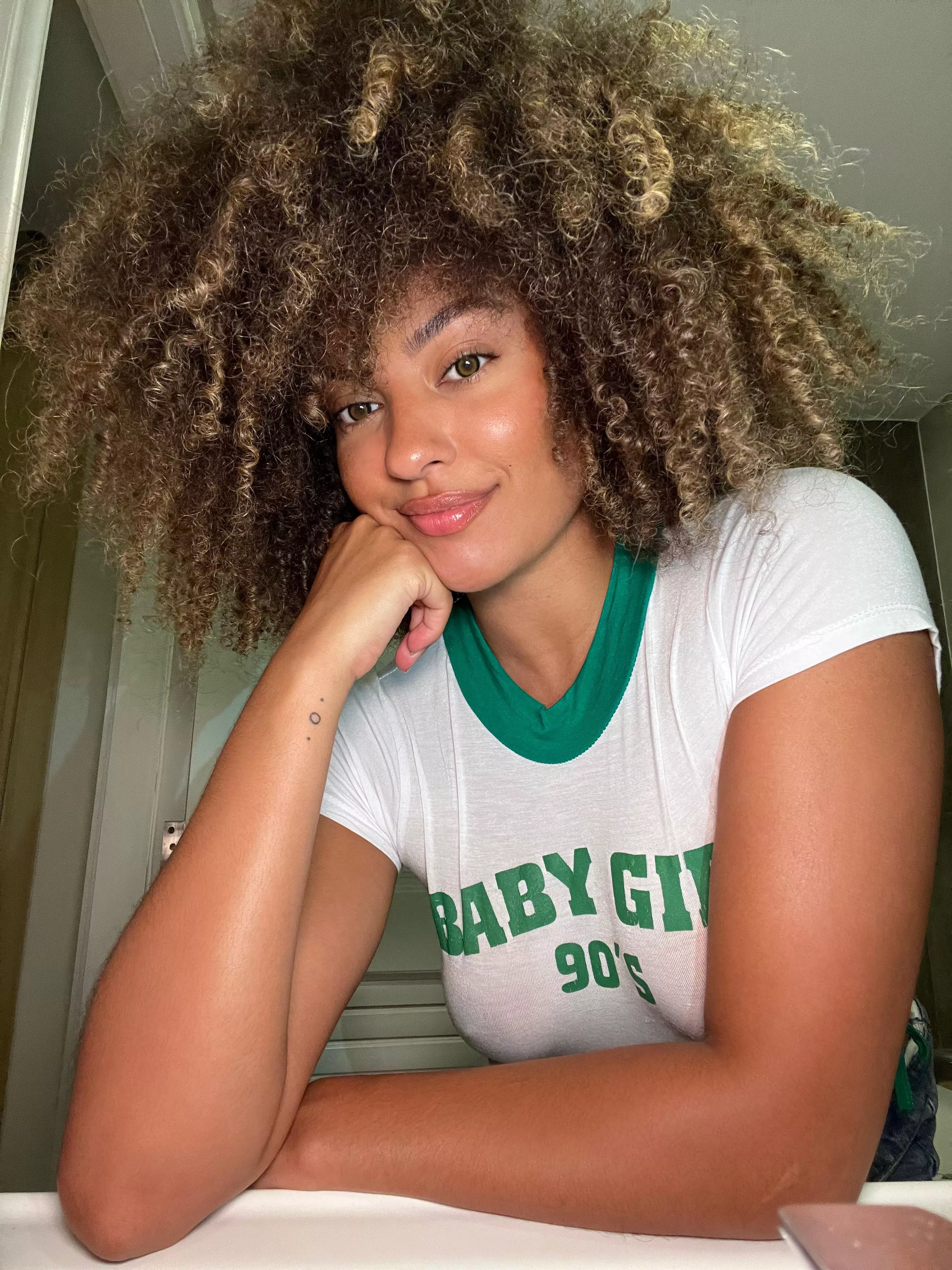 yes I'd let you pull on my curls posted by giirlnextdoor