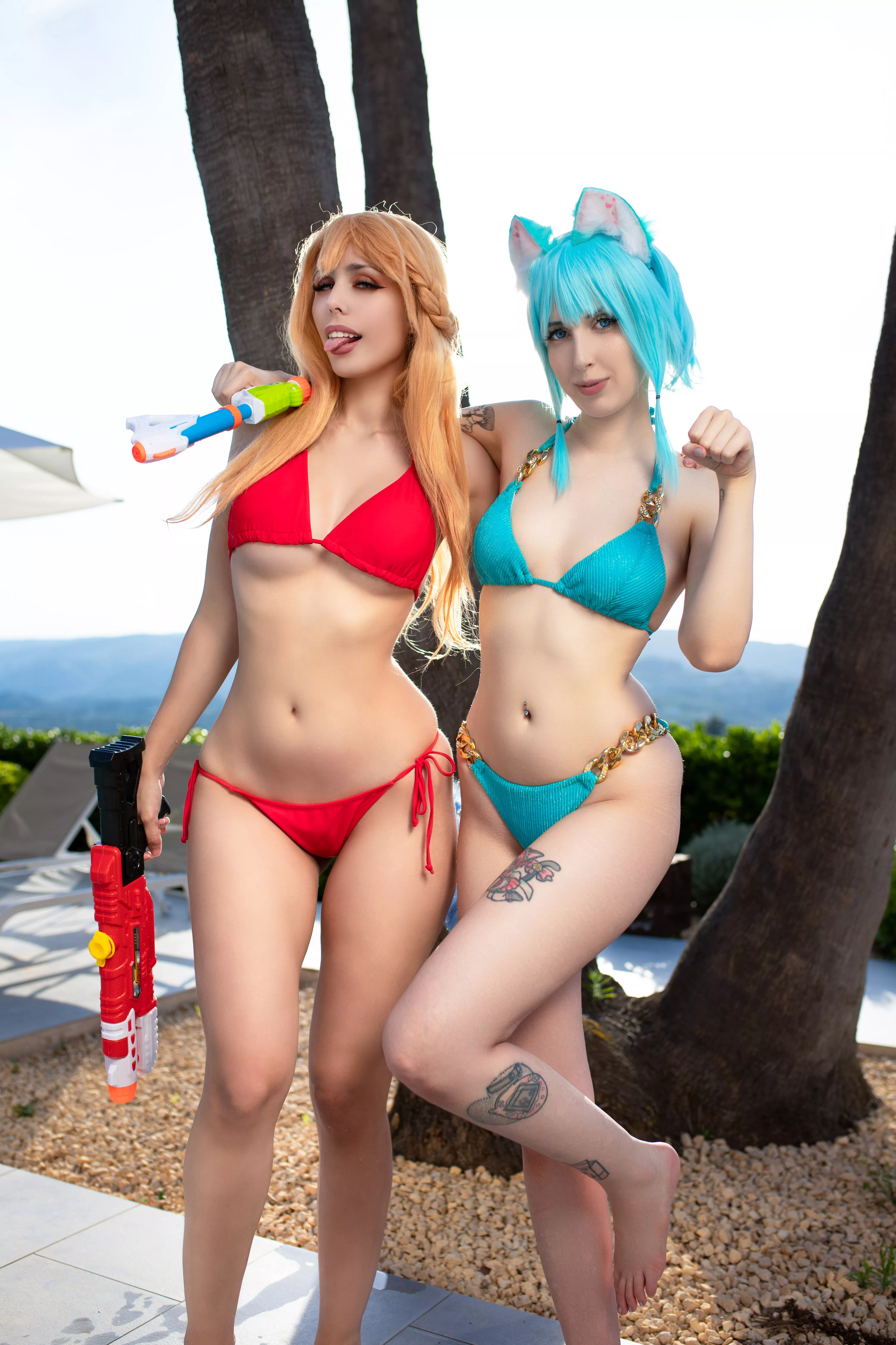 Asuna and Sinon pool party! Sword Art Online cosplays by Kate and Kerocchi posted by kerocchi