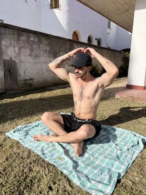 Could I dm you some nudes? Just want to get some feedback by fffffrancis