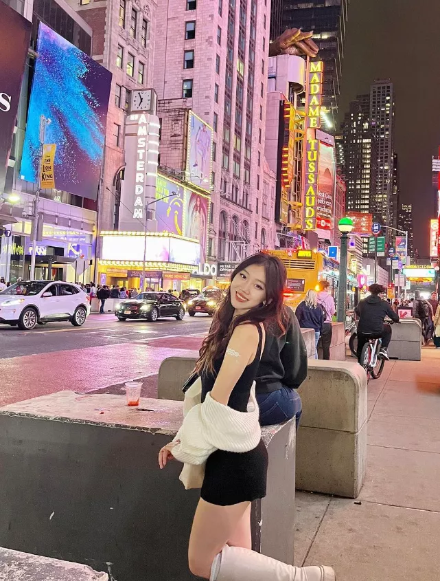 Feeling the nightlife in this wonderful city 💖 posted by pumpedtheater