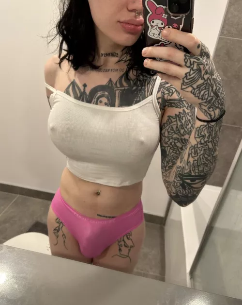 how’s my bulge? 🎀 by teslabby3