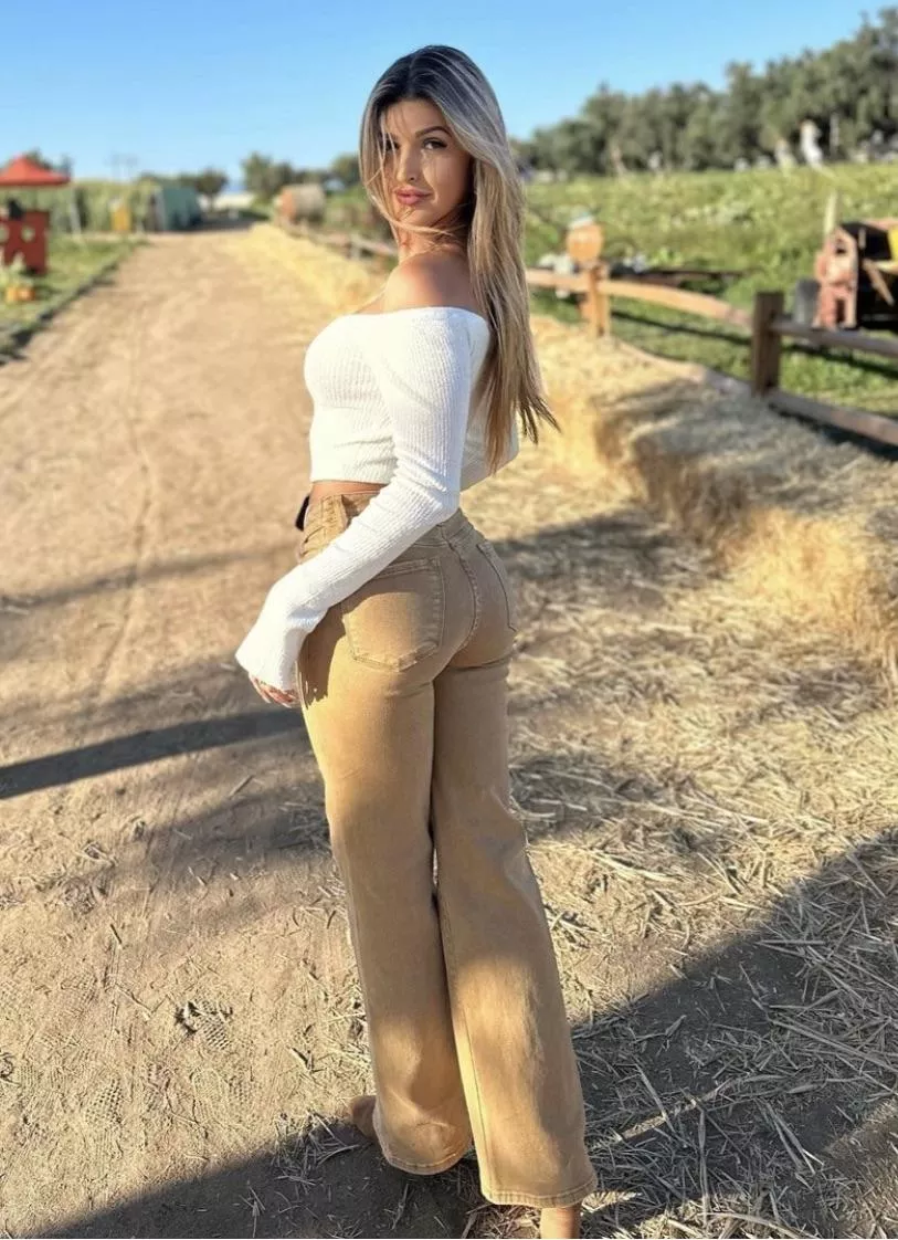 Jessica Hull posted by GermanicMania