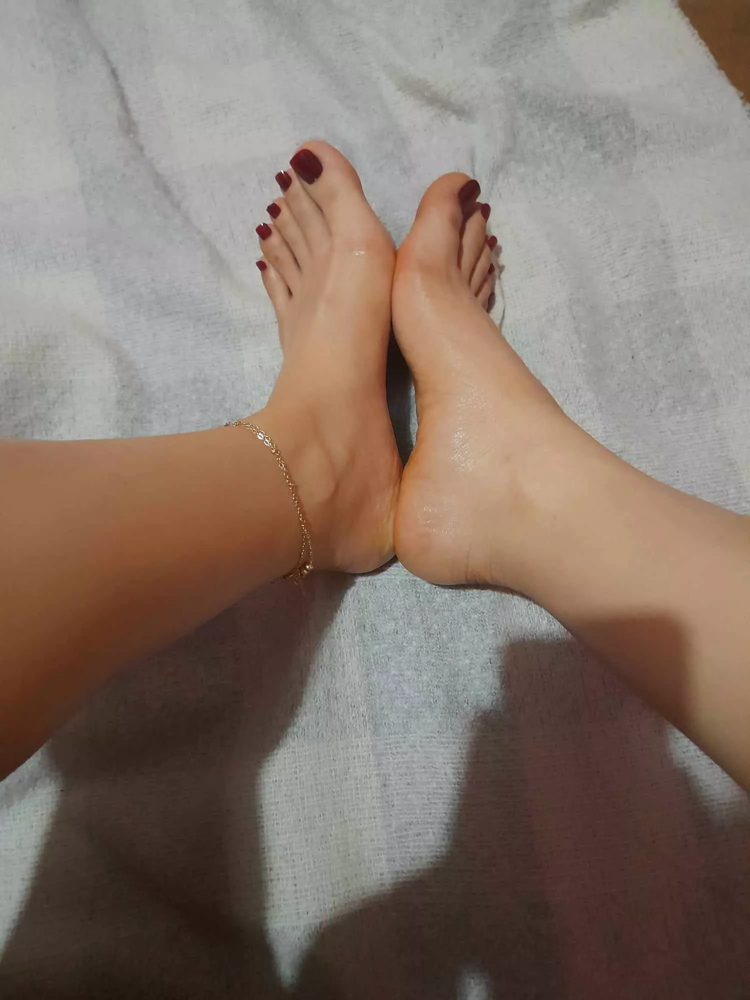 Lick or sniff? 👀 posted by mojoperson