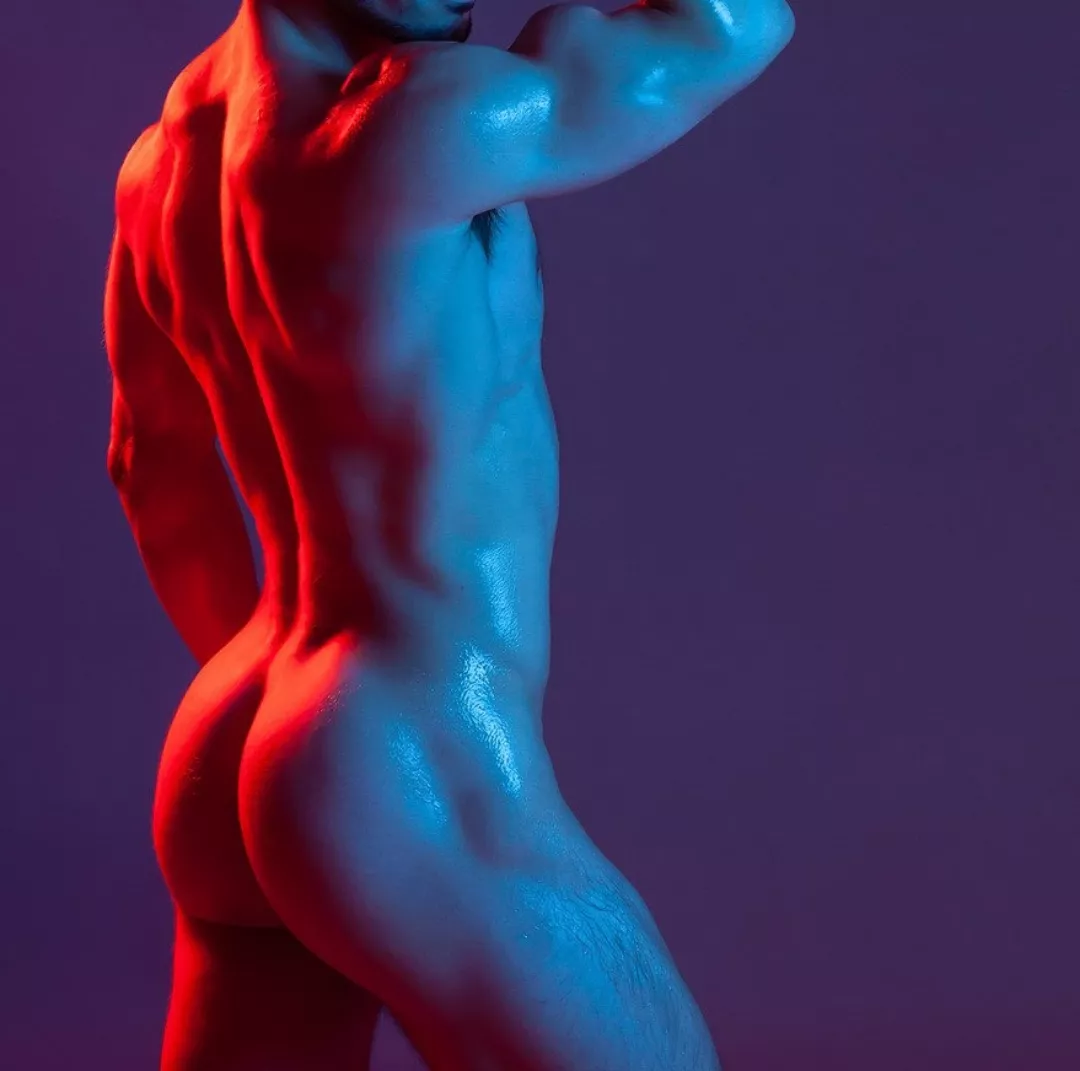 Nice enough to eat? 🔴🍑🔵 posted by No-Initial-7015