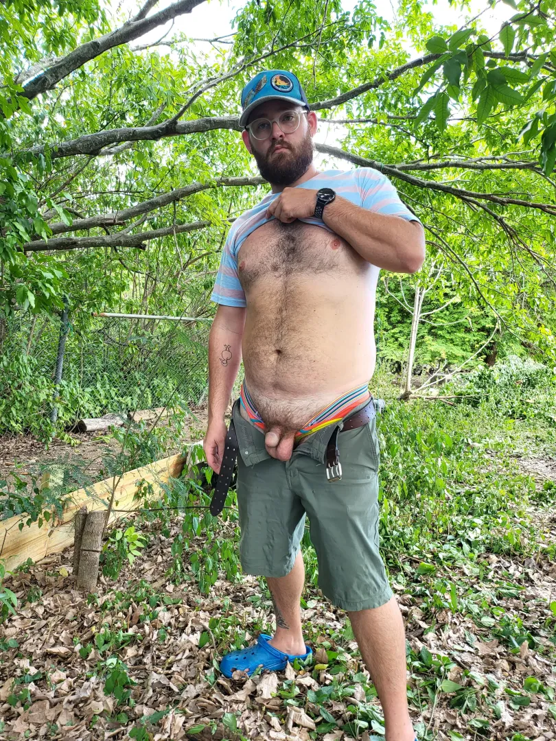 Outdoorsy penis posted by Iztaki