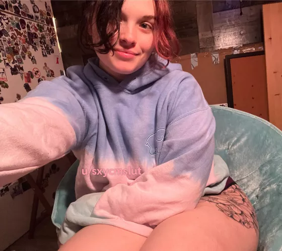 Put your head in my lap by sxycmslut