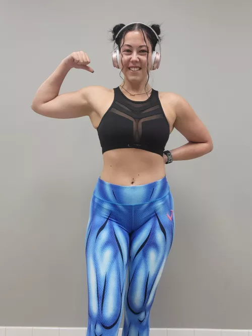 Wearing crop tops to the gym is my favorite by theemaskedmaggie