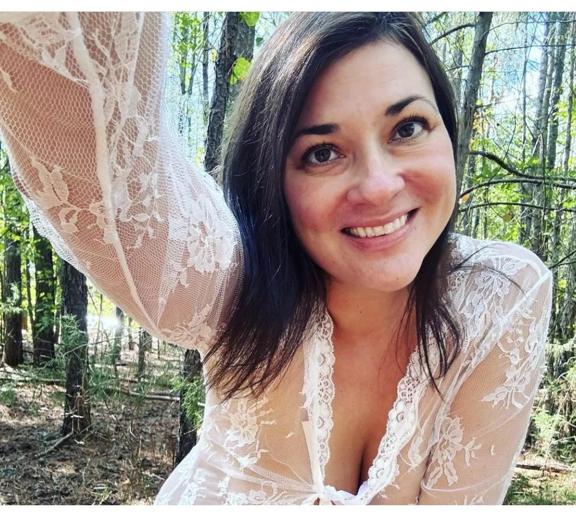 Getting frisky in the woods posted by Gizzygirl127