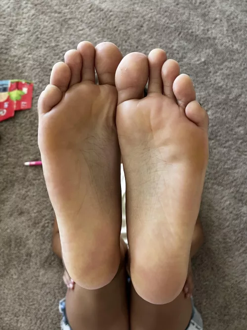 Give them a sniff 🥵 by bloodyorange7