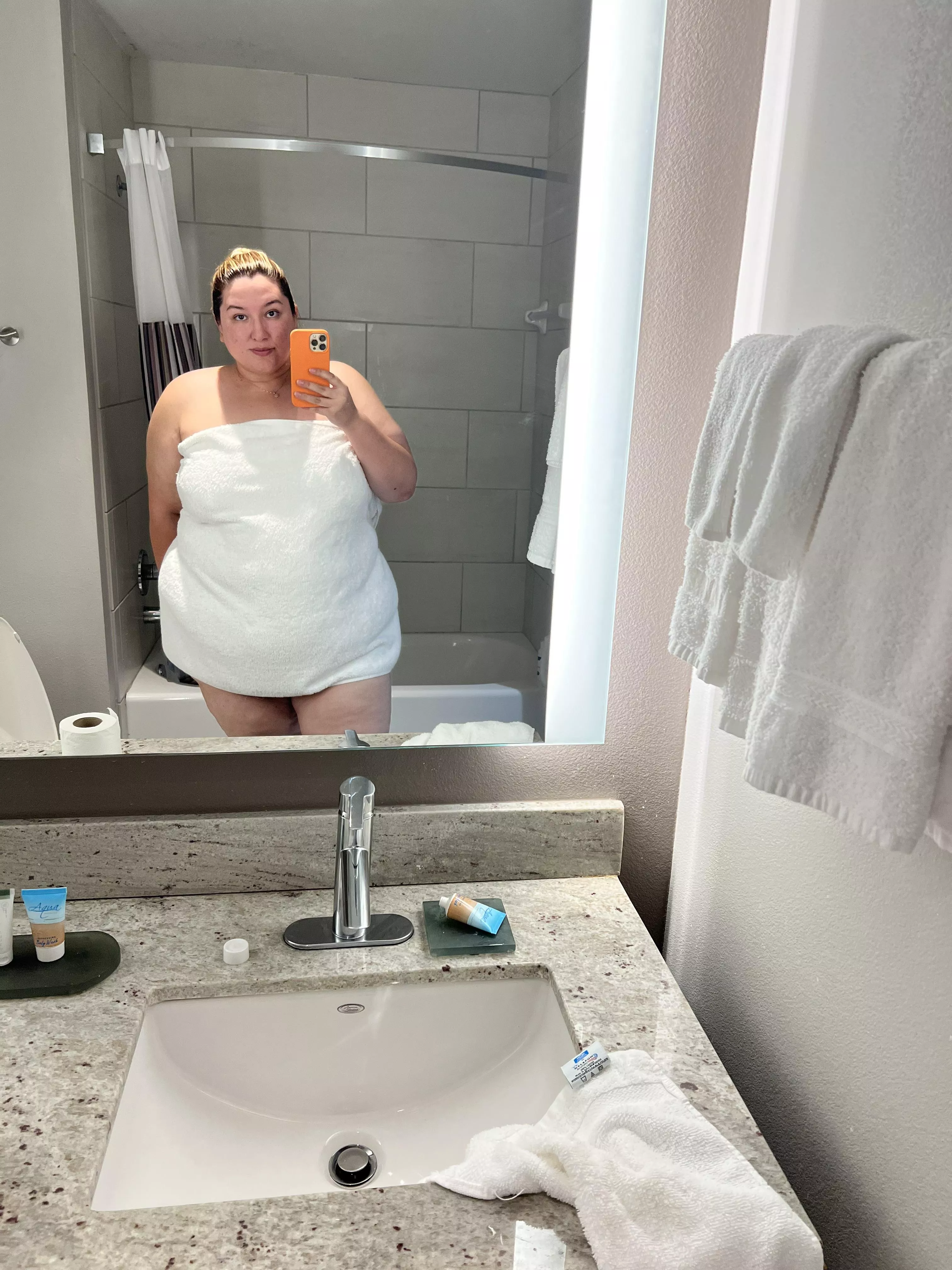 Hi 💕 Hotel Bathroom Selfie posted by nalgal