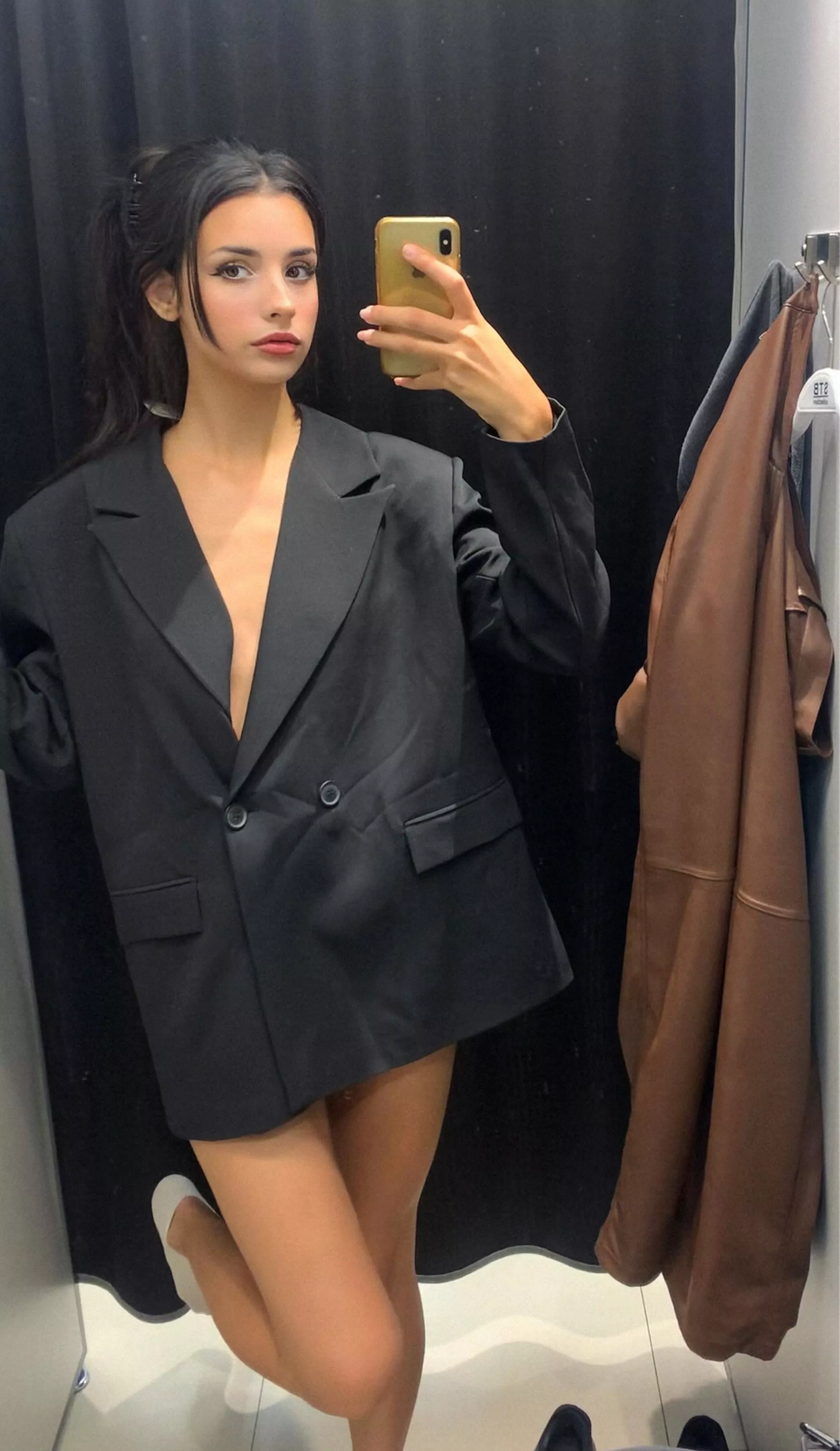 I hope you adore selfie from changing rooms posted by Comfortablge