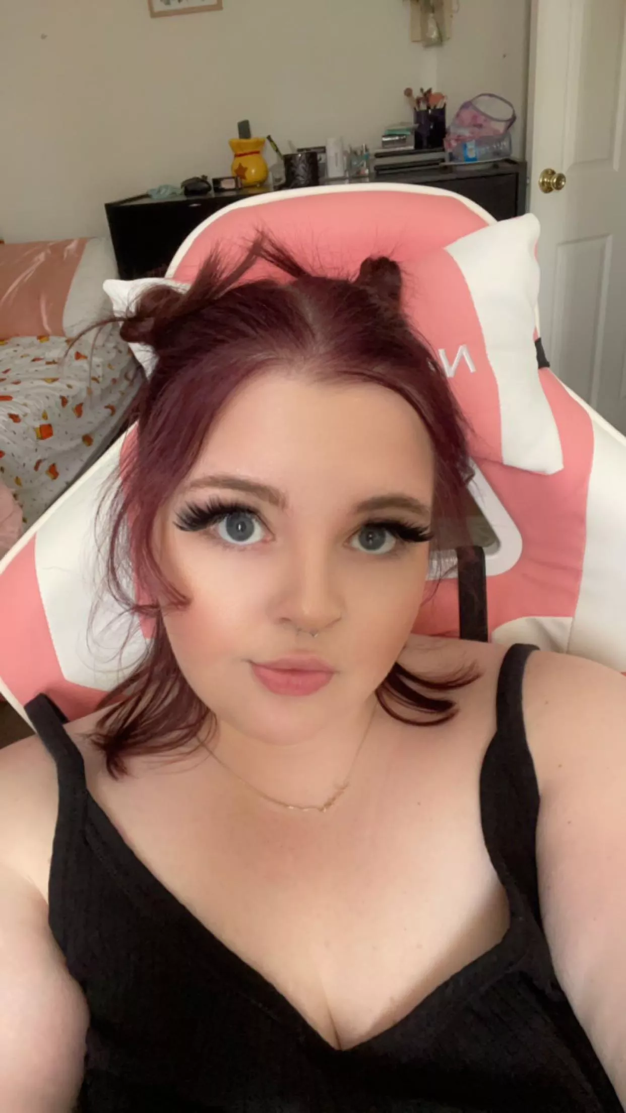 i love my eyes 💕 posted by Kind-Apricot6348