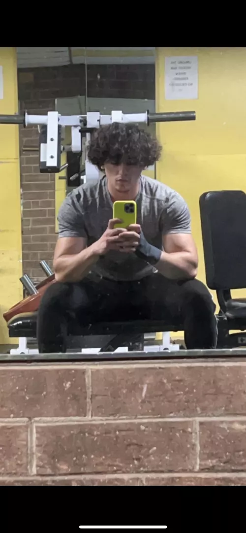 I need gym bro :( by TwunkieRay