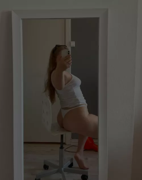 I prefer wearing cute thongs on a date by Scarlett_GV