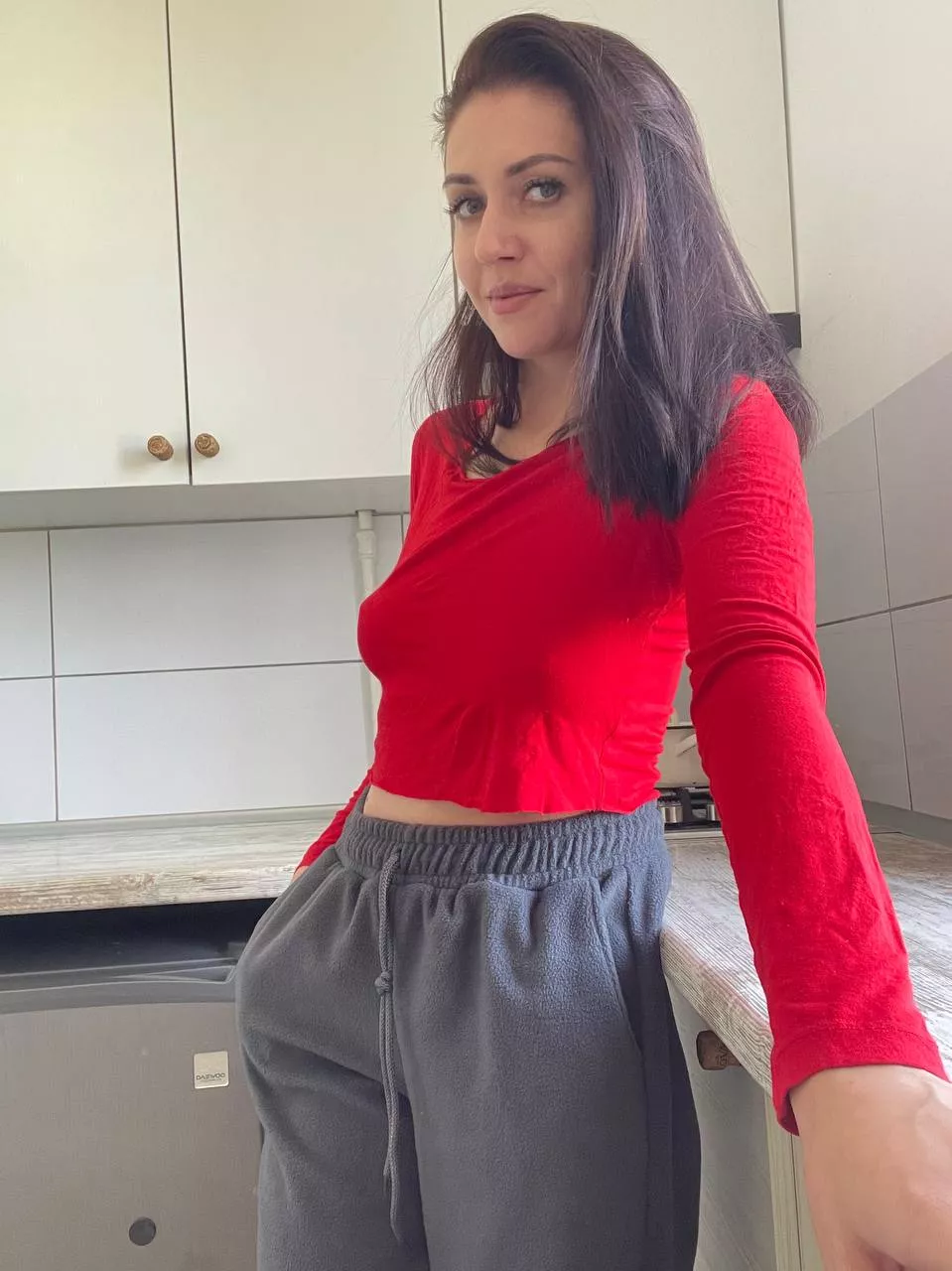 I'm so free, do you like how the red accentuates my figure? 😳 posted by mariy_love