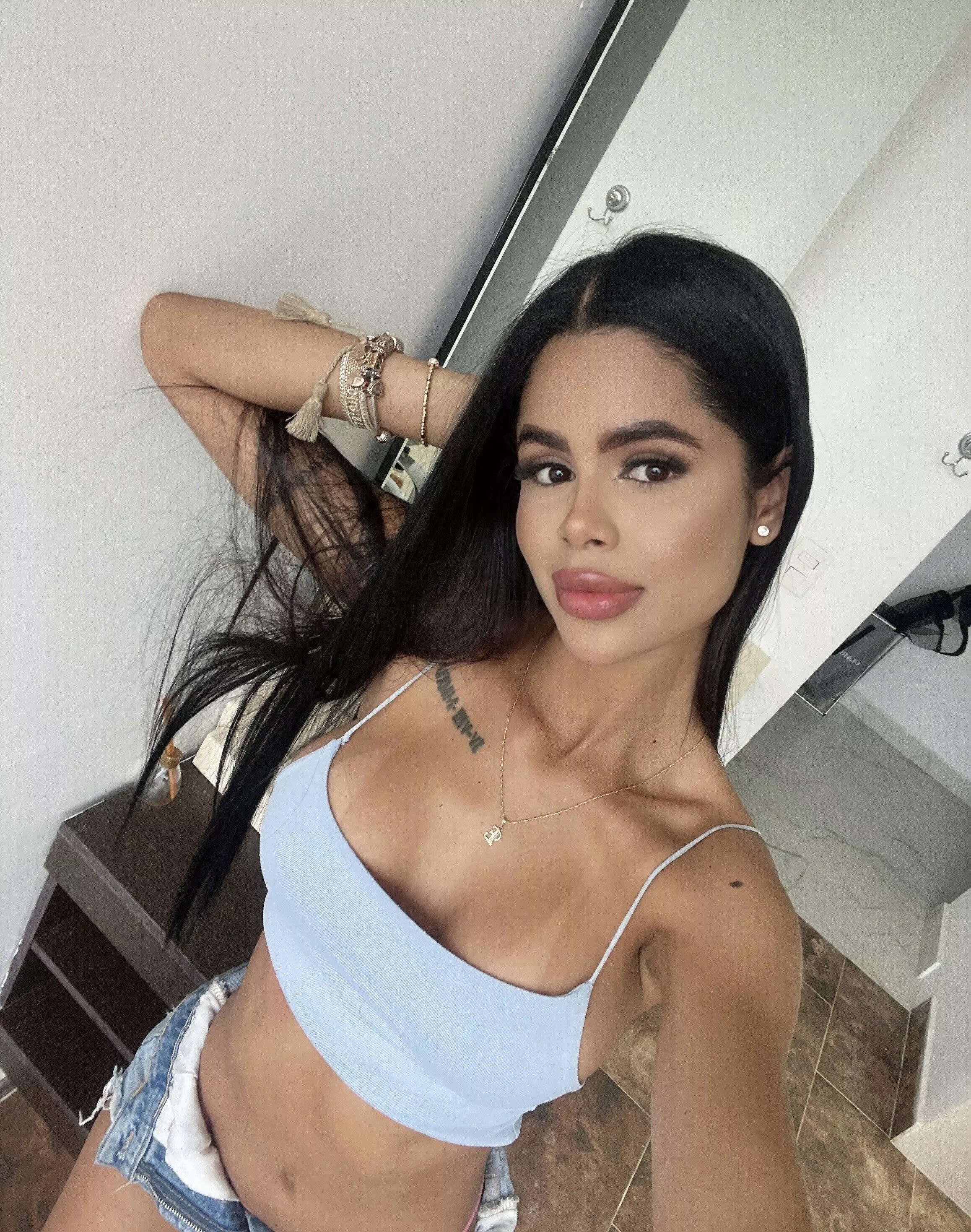 Just say YES if you want me to send you some nudes 🤭 posted by MulanCross