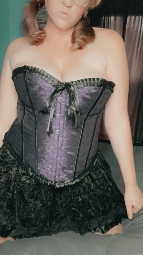 Love this new corset, what do you think? by HotGingerMomma12