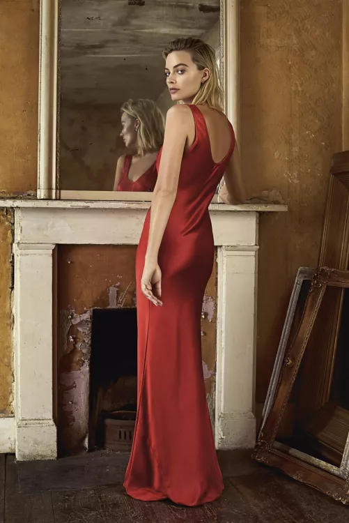 Margot Robbie by claytalian