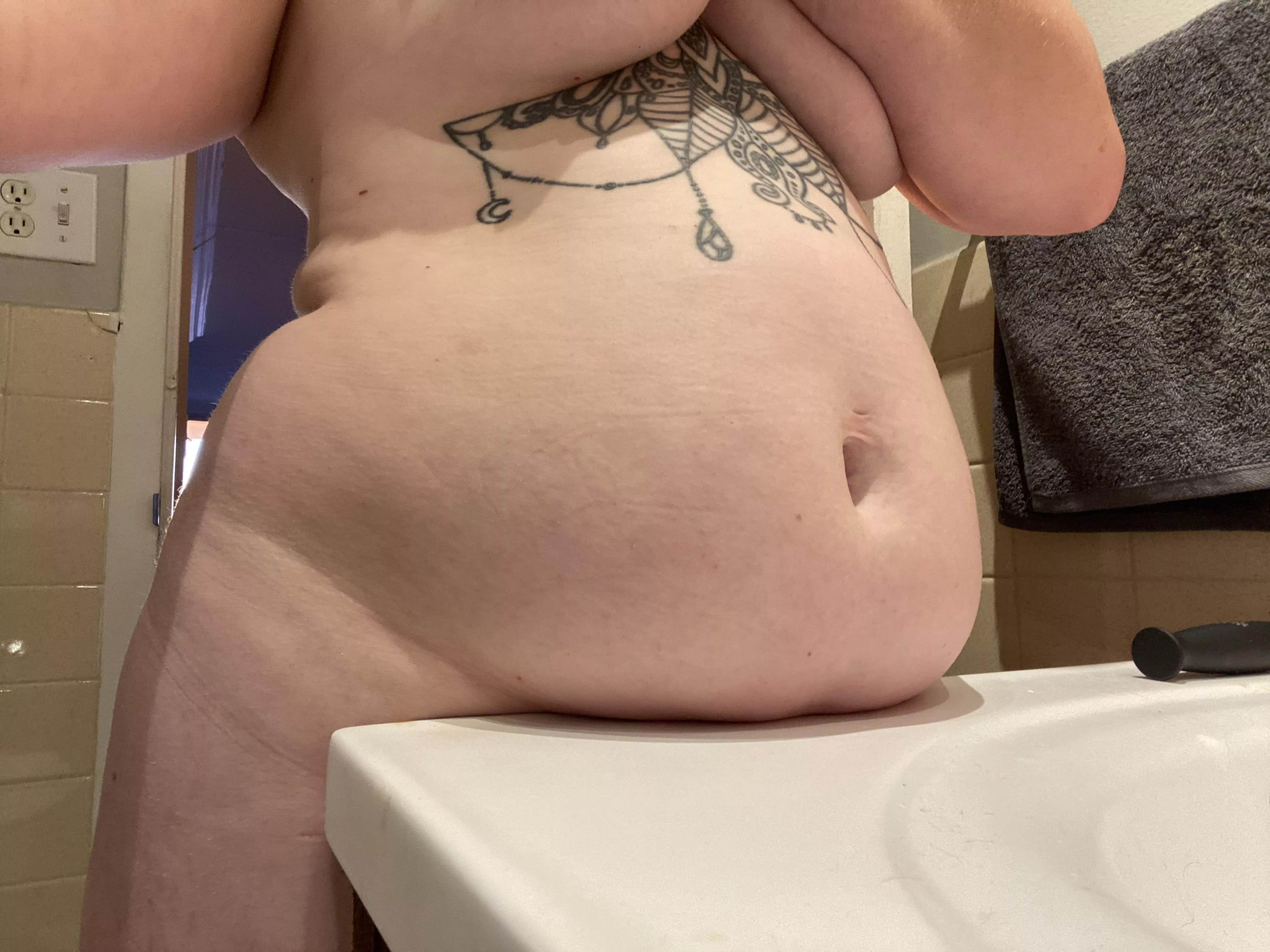 Nice and full 🤰🏼 posted by makchubby