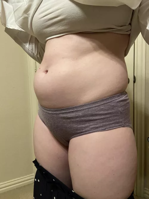 People keep feeding me! by Strawberriibaby