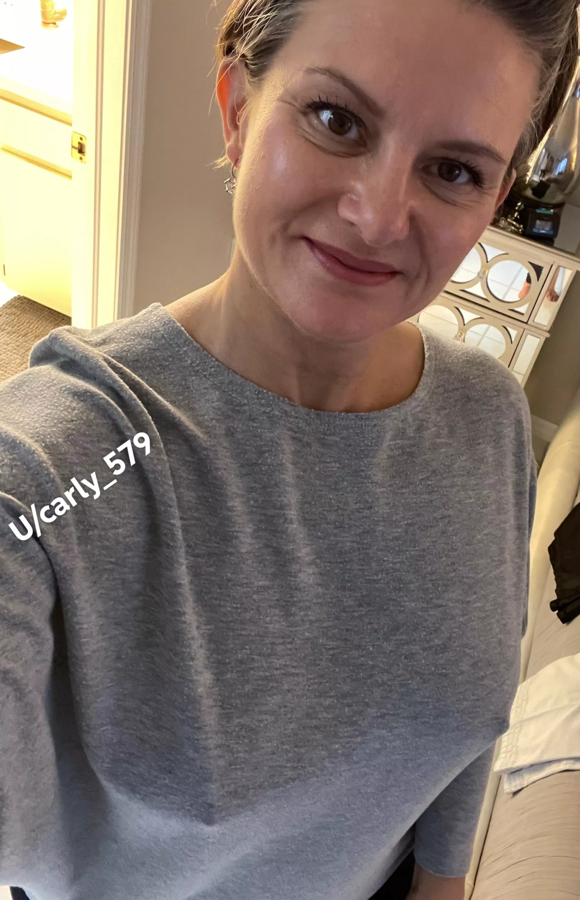 Rainy Saturdays are for comfy sweatshirts and no bra. posted by Carly_579