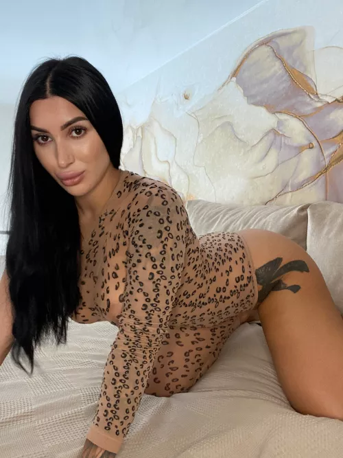 The claws are out, but I promise it's all pleasure by odorlessumbria26