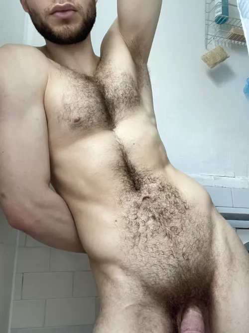 Time to shower the bush 🚿 by deoctubre