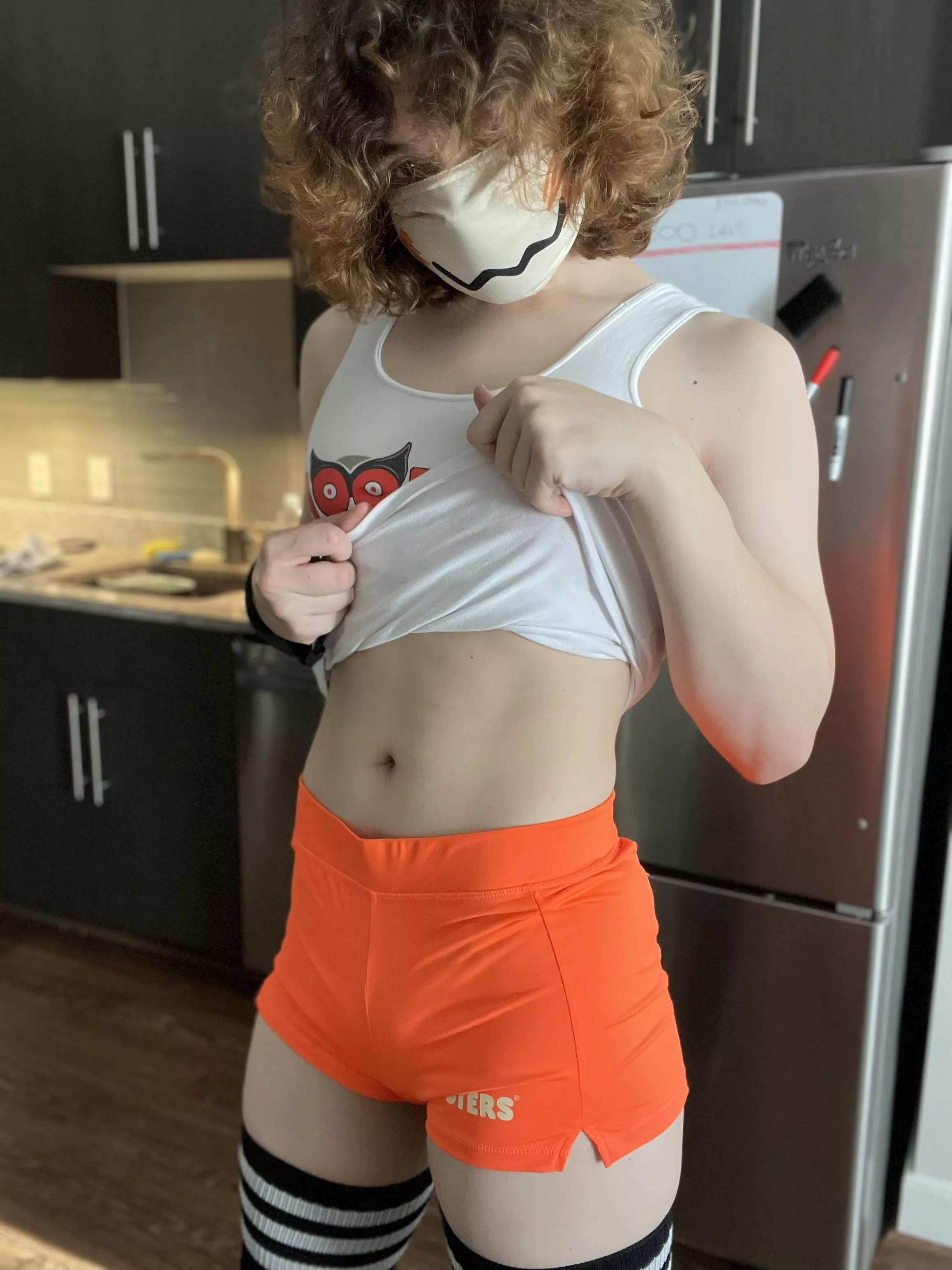 Welcome back to Hooters 🧡 posted by Rufurre