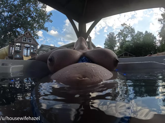 Would you like to have my 35 week preggo body to yourself? by housewifehazel