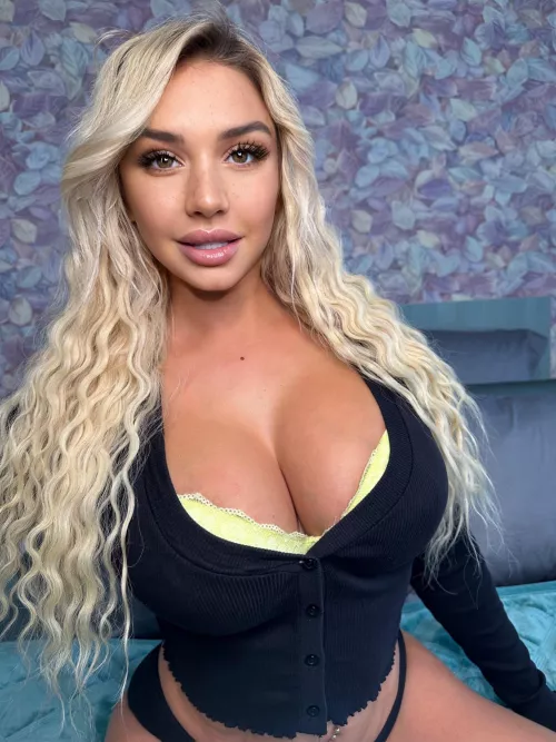 Am I fuckdoll or wifey material? by OFYoursecret777