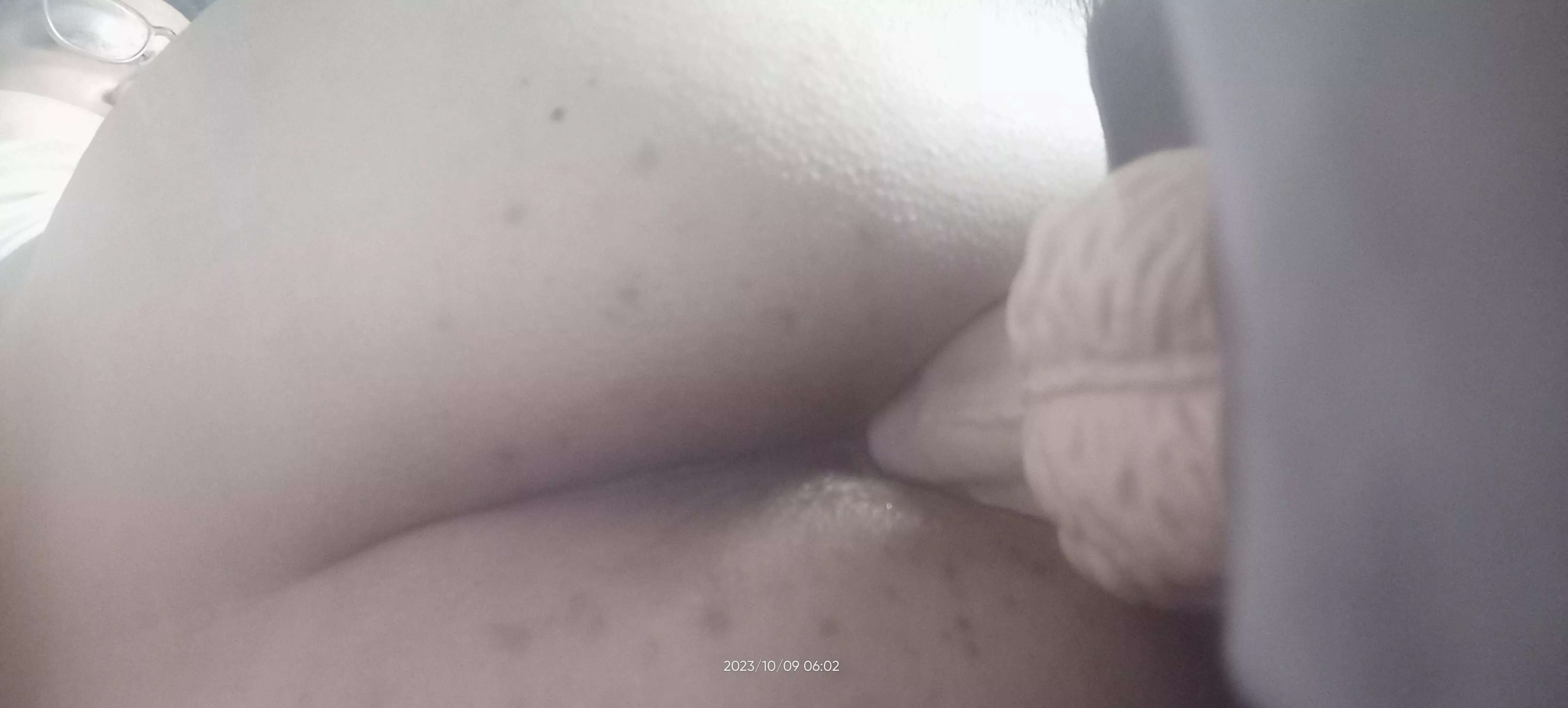 Baon sa likod (f) posted by MatureVirgin