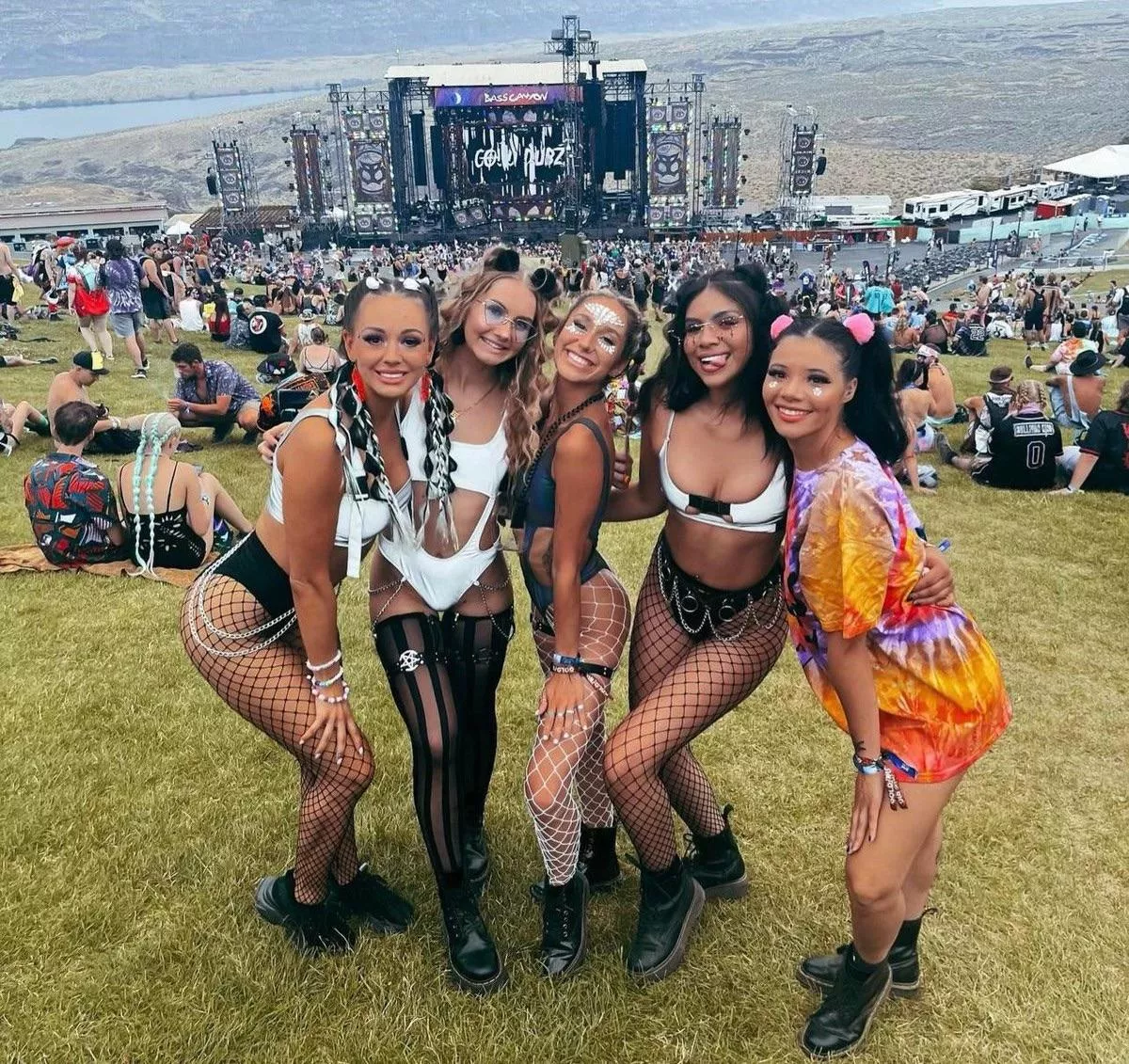 Bass Bitches posted by serenitys_bitch