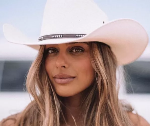 Bella Cicero by HWKD65