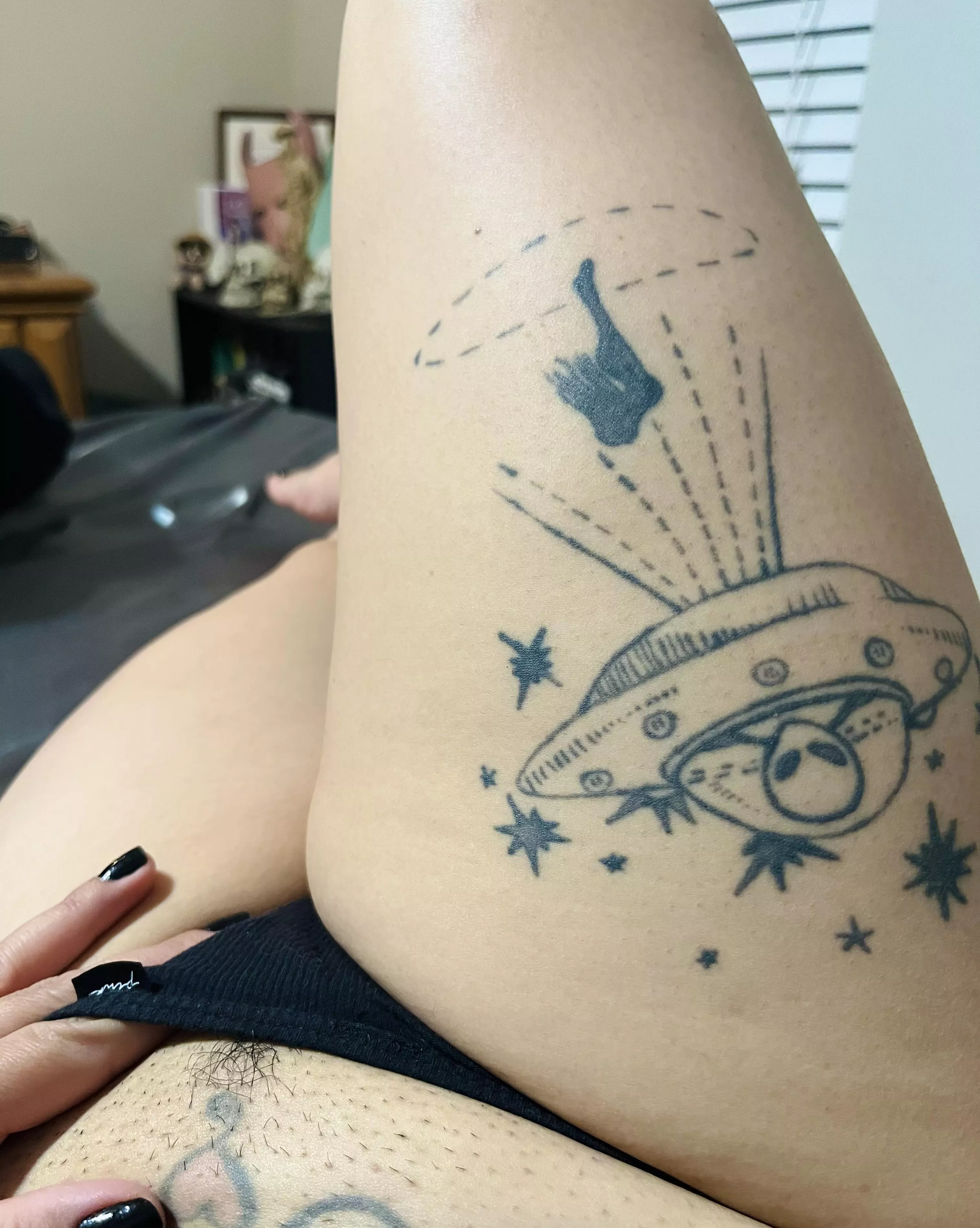 Black low rise panties posted by Lollipoptoes22