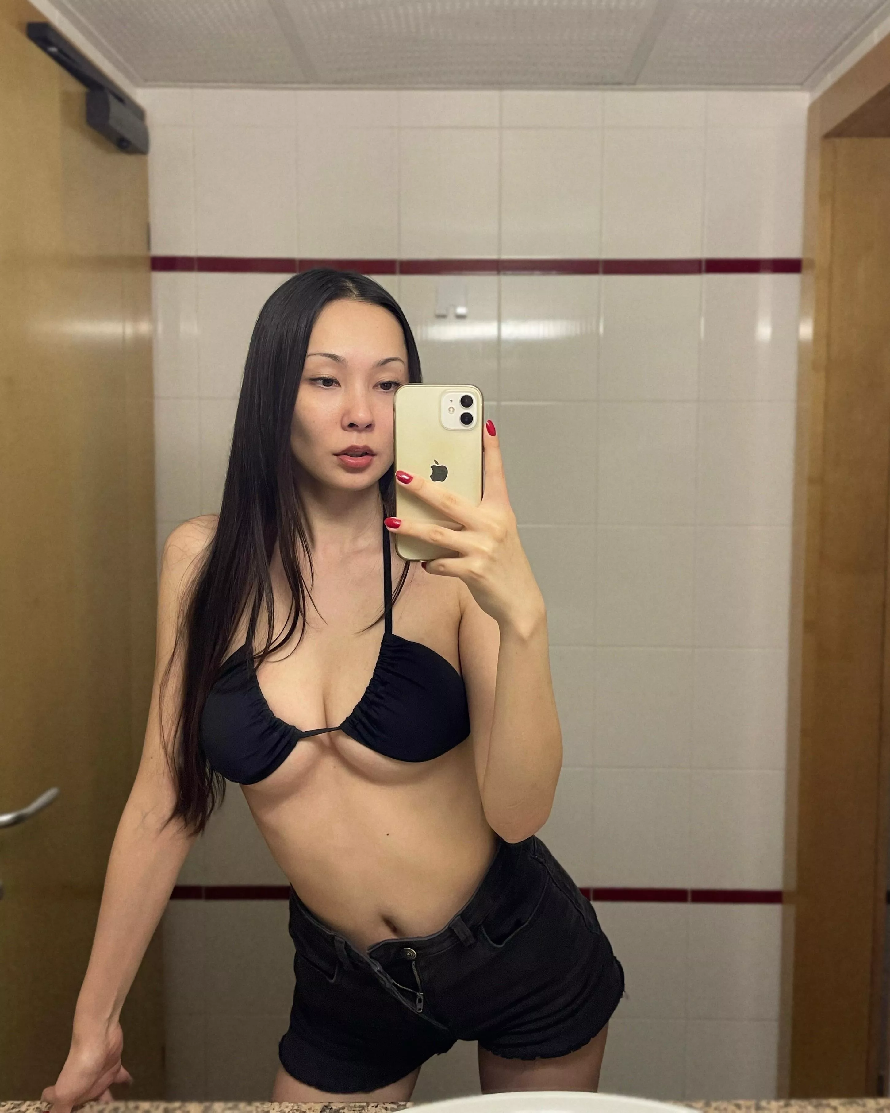 Come say hi to your new neighbour posted by babyemilyy