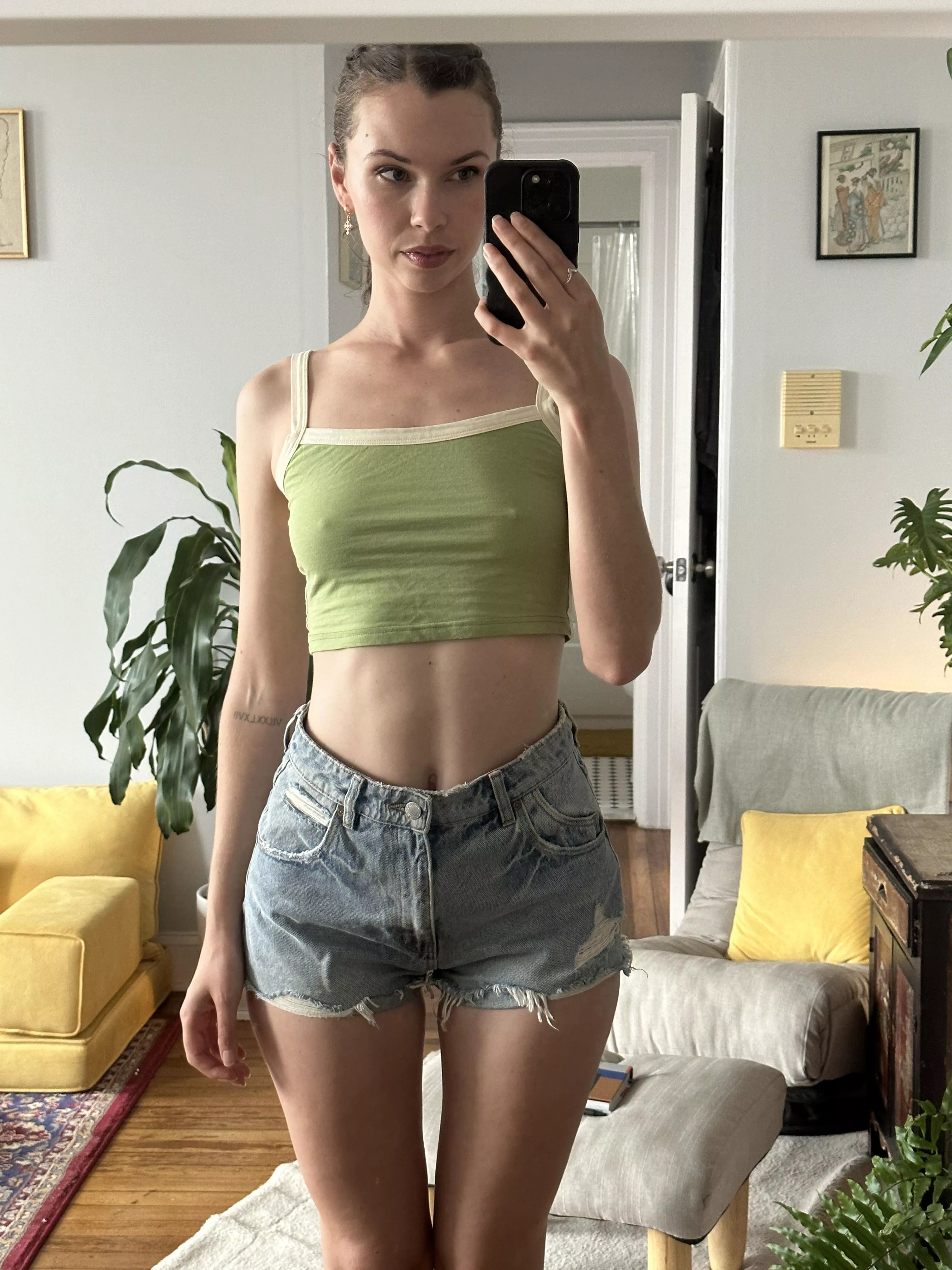 Flexing the gap with my jean shorts posted by RealAliaBlack