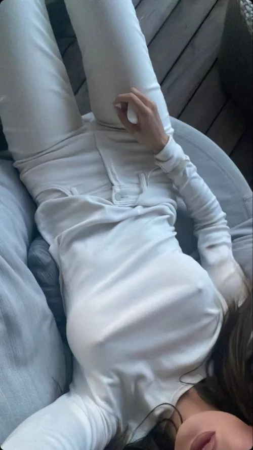 Good morning everyone. I'm ready to go to school.🐾🤗 by AegeanGirl