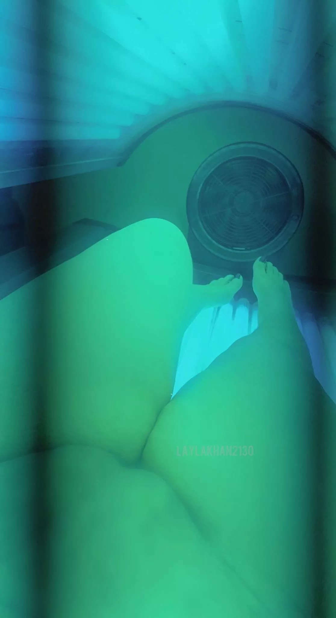 Hot and horny after the sunbed posted by laylakhan2130