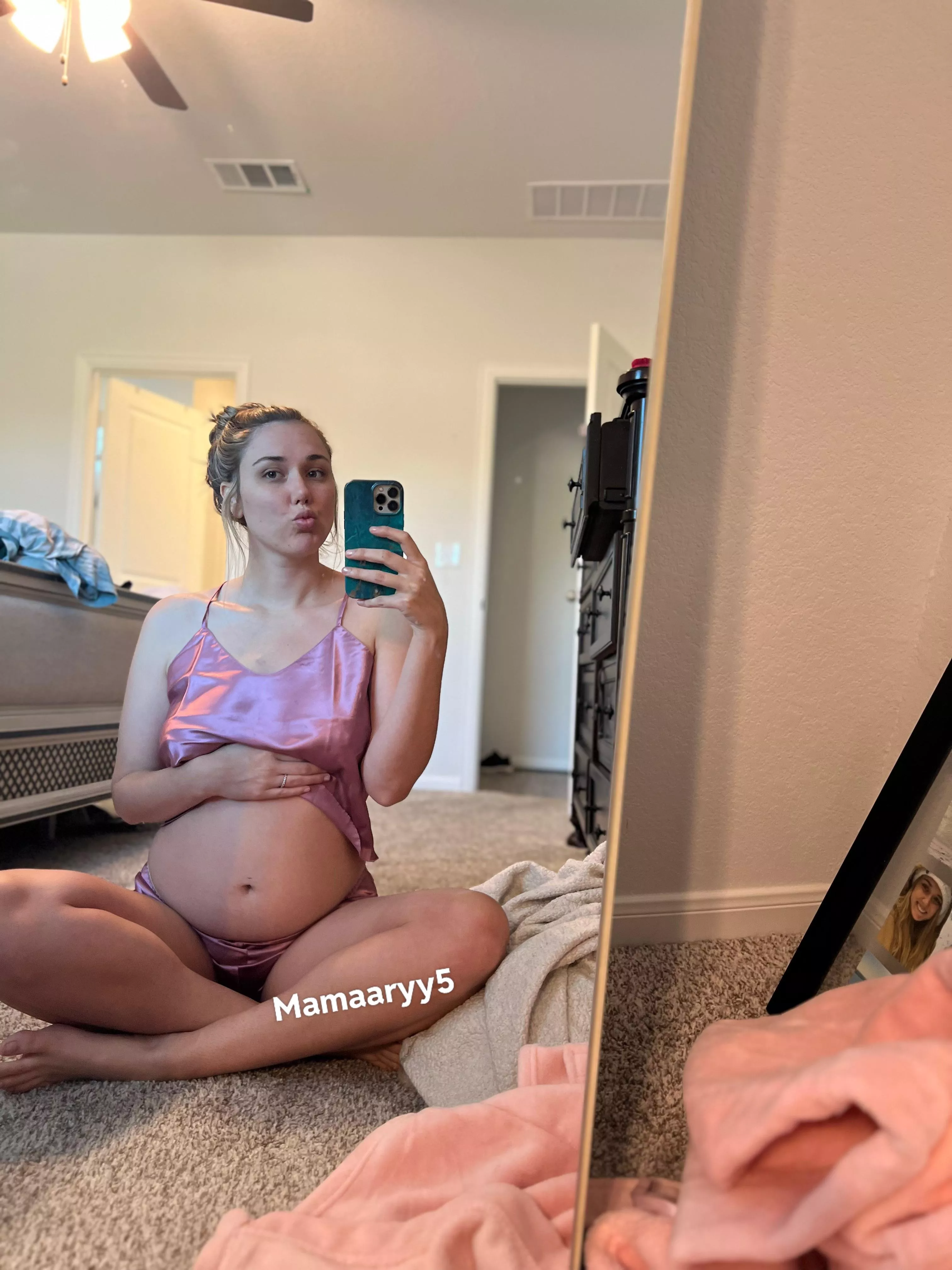 Like me in silk? posted by mamaaryy5