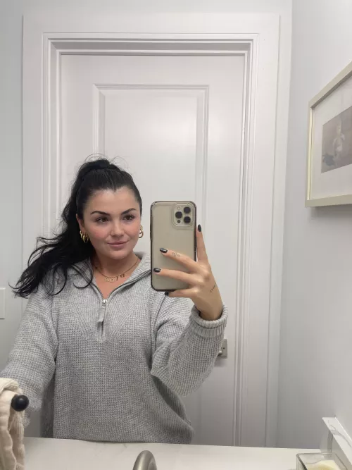 My hair is getting so long!! Yay by Sarahbaileyy