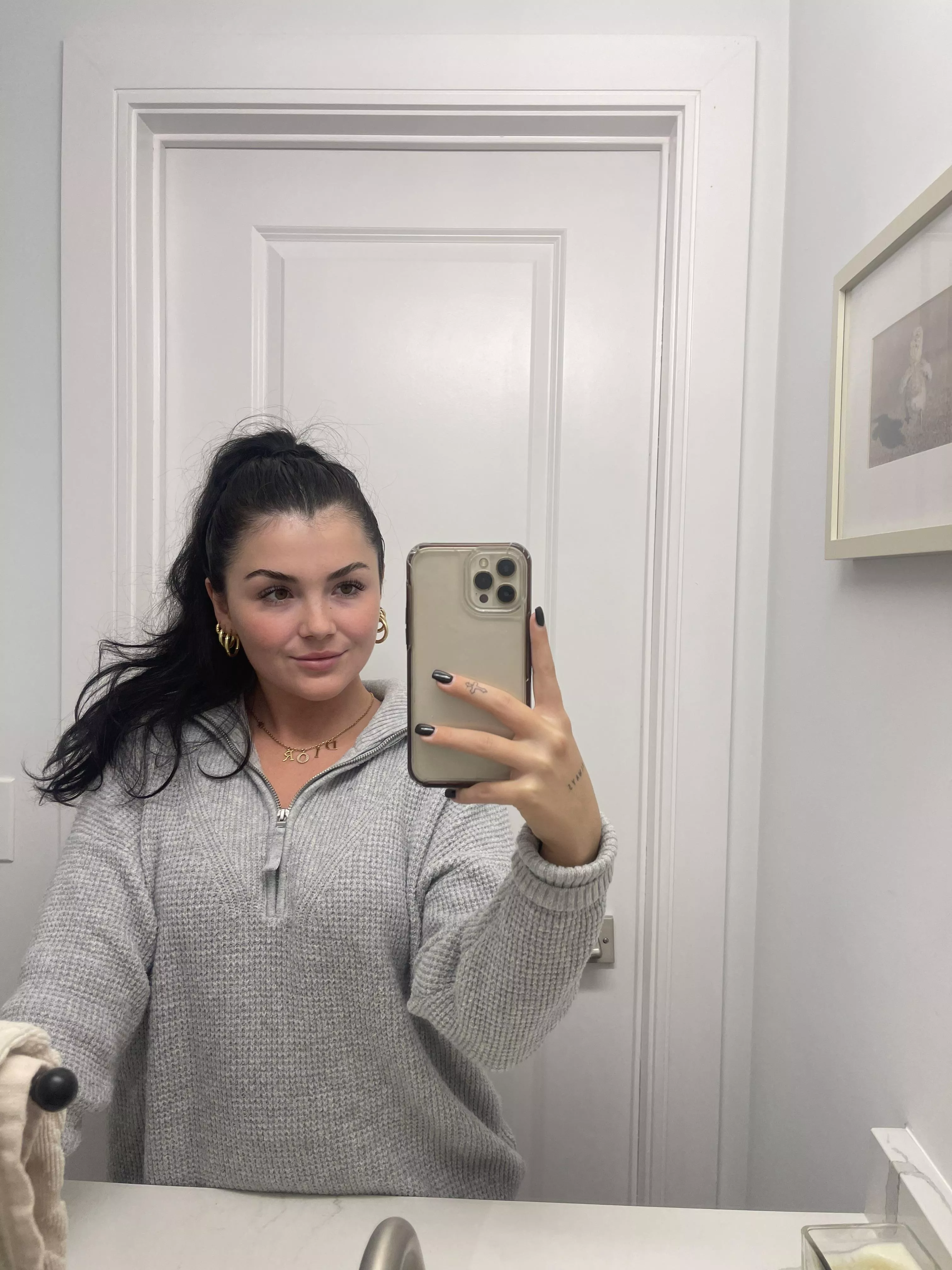 My hair is getting so long!! Yay posted by Sarahbaileyy