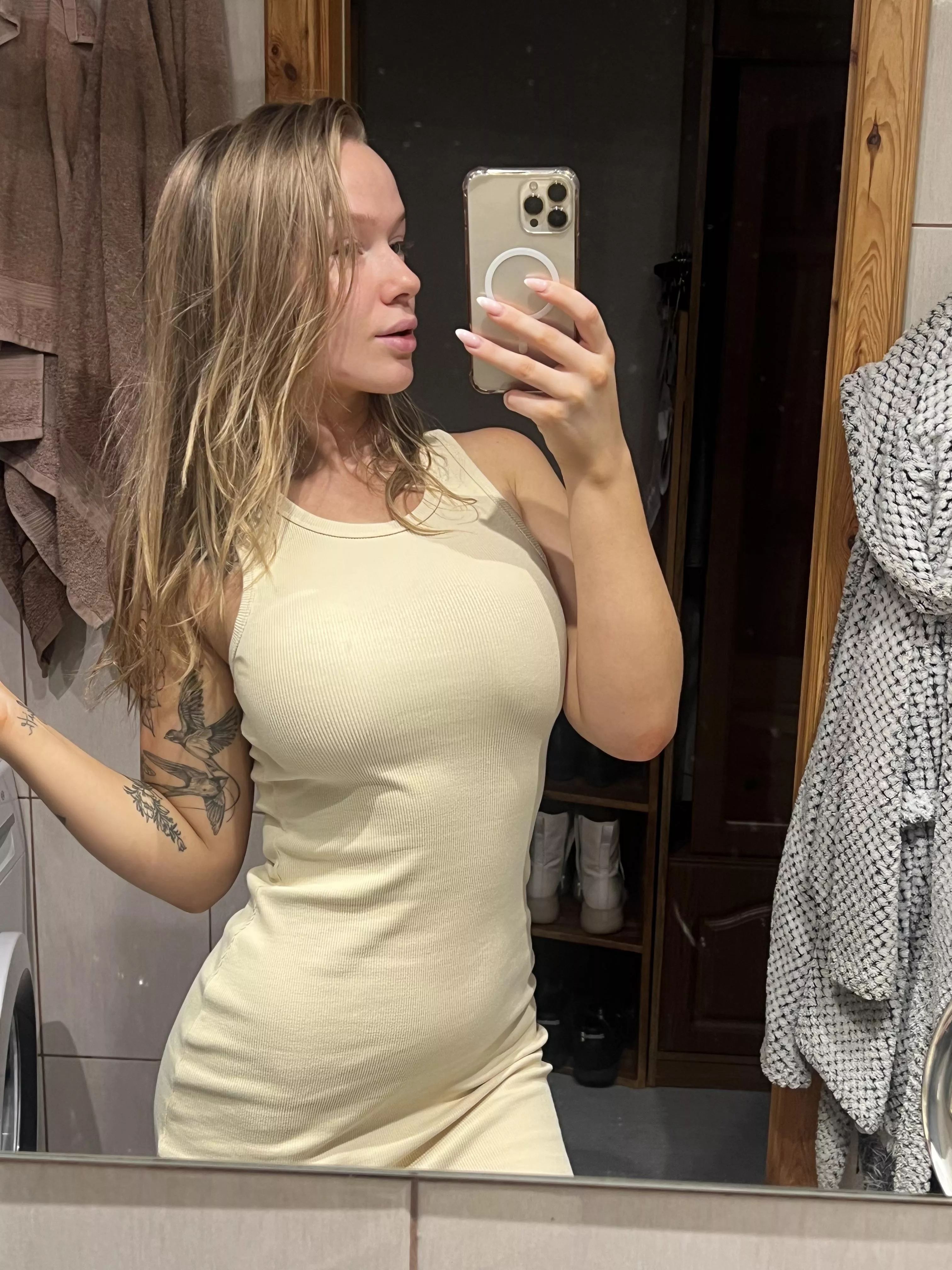 Nothing underneath my dress means easy access 😚 posted by EmbarrassedBuy8407