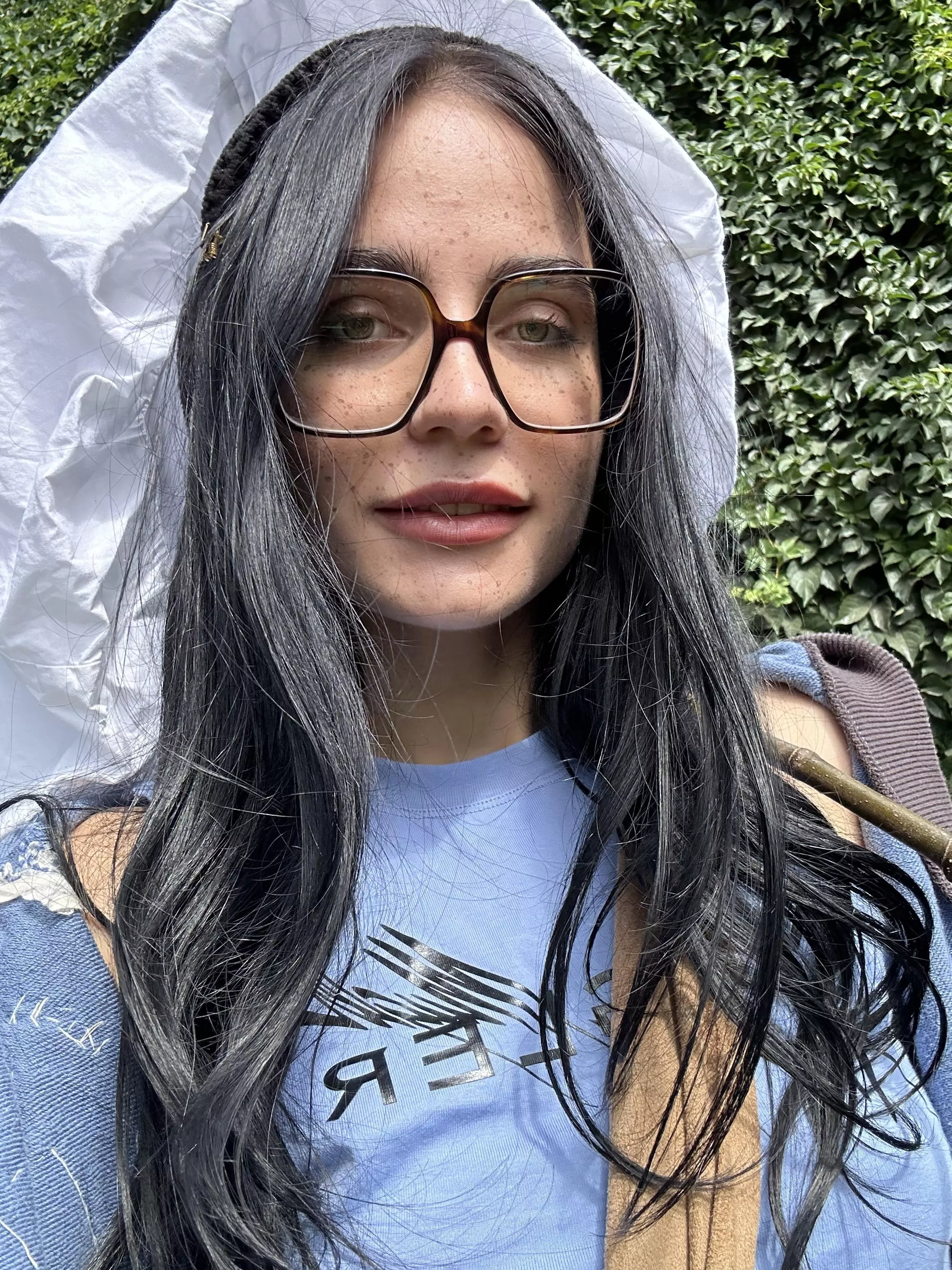 Sometimes I wear glasses, sometimes I don't (21F) posted by Dana_Page