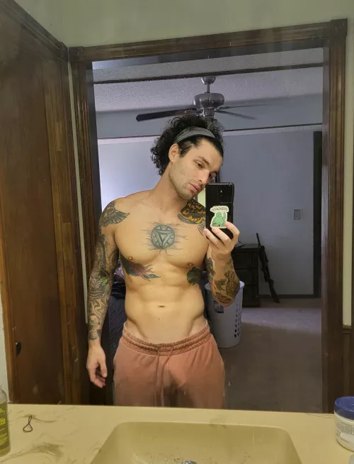 Sweatpant season is here. by iron_tango