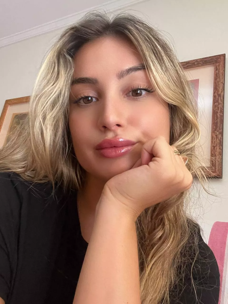 Wanna be friends ? posted by Chloepaxx