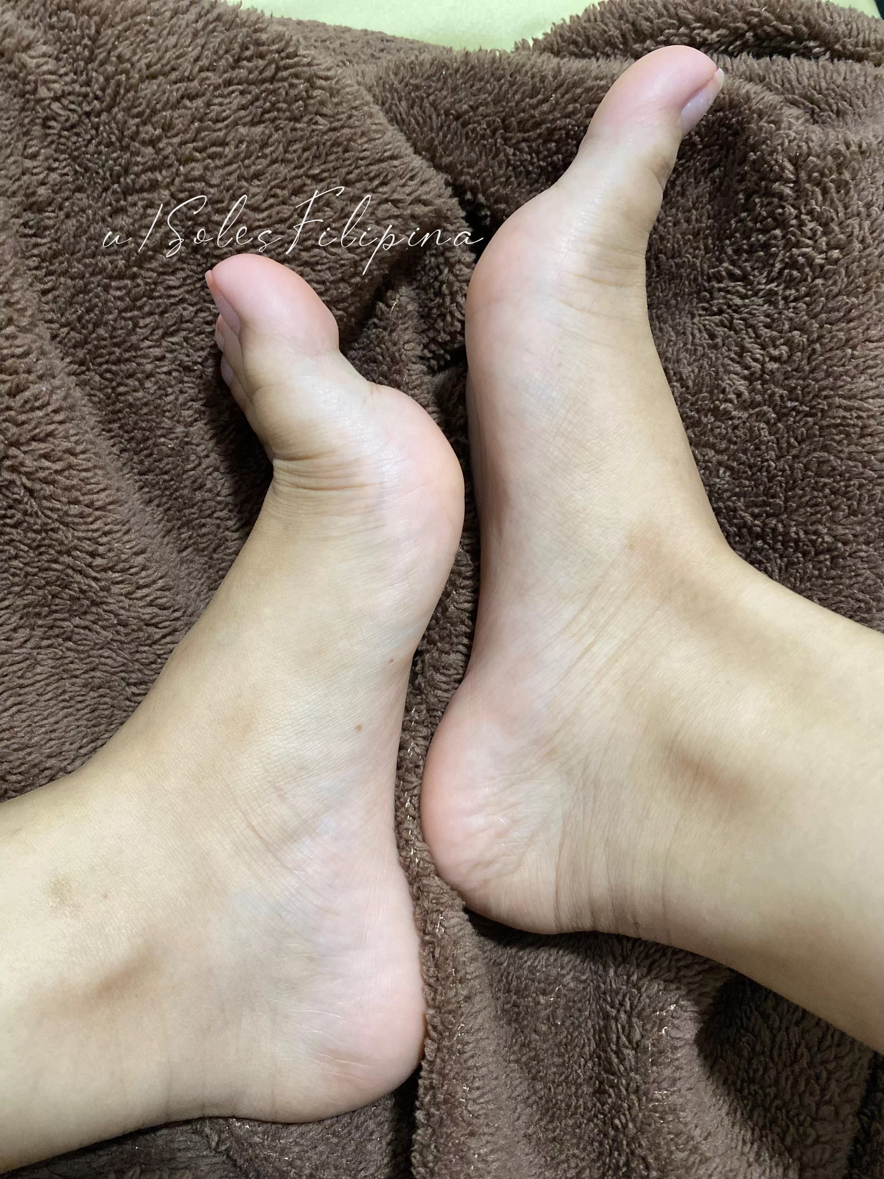 What can you say about the arches and a glimpse of my soft & smooth soles. Wanna see the full view? 😉 posted by SolesFilipina