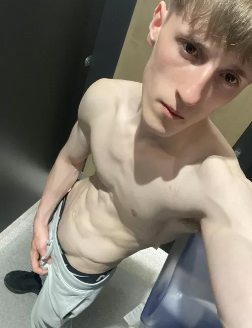 [20] how’s my V coming along by [deleted]