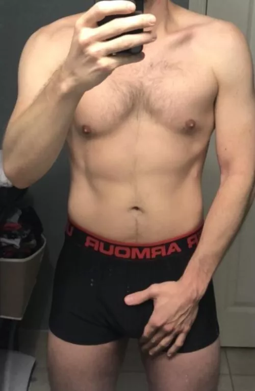 41 married fit DILF who is straight irl and bi af online. Horny af at work rn and need a bud to swap pics. Hit me up with ASL for snap. by throwawaycaratcake