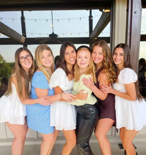 [6] College Beauties by whitetoweltw_